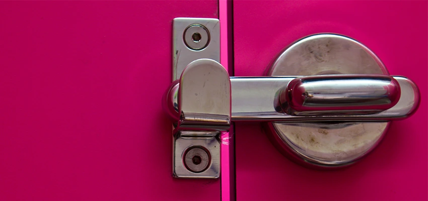 Childproof Gate Lock in Bartlett, Illinois