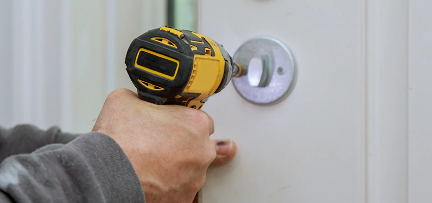 Street Locksmith For Smart Lock Repair in Bartlett, IL