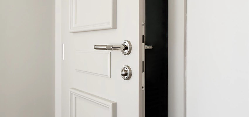 Folding Bathroom Door With Lock Solutions in Bartlett, IL